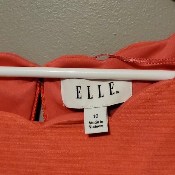 Elle Coral Scallop Dress - Picture 2 of 5